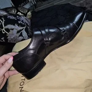 Louis Vuitton | Shoes | Louis Vuitton Mens Black Lv Logo  display picture 3